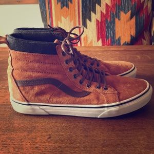 Hi Top Suede Vans Skate shoes